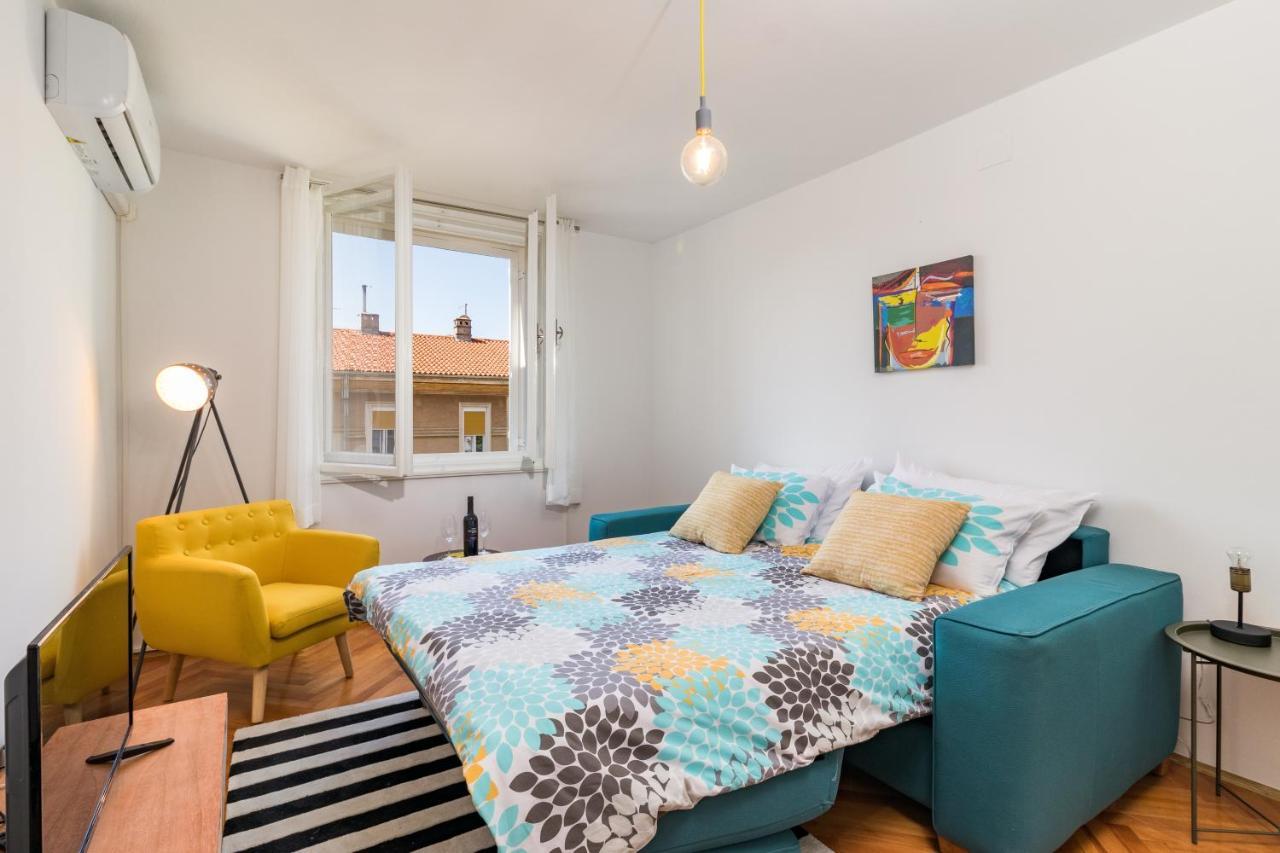 Quirky Apartment Arena With Parking Pula Bagian luar foto