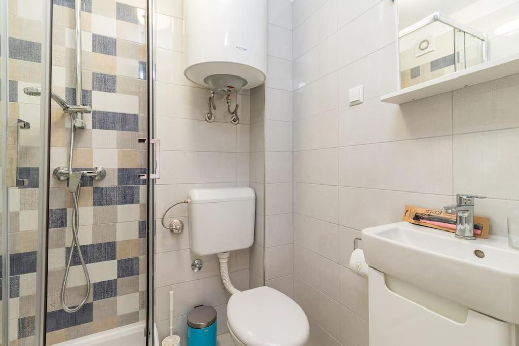 Quirky Apartment Arena With Parking Pula Bagian luar foto
